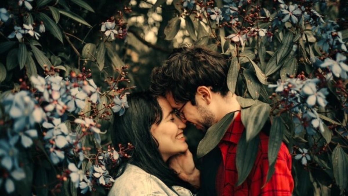 25 Sweet Love Quotes To Send To Your Girlfriend